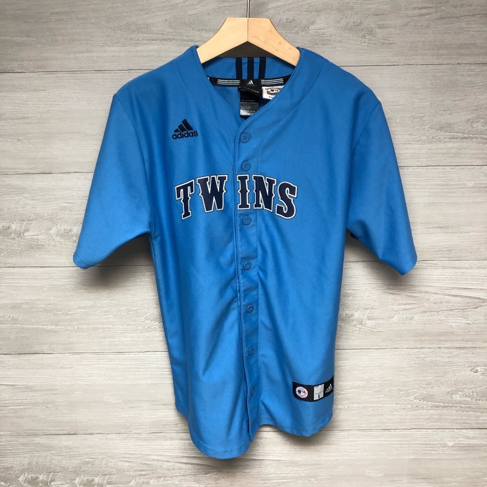 | Adidas | Twins baseball jersey. Size M.